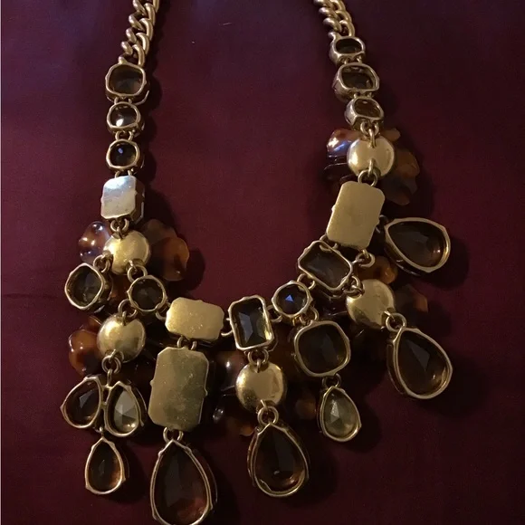 J CREW RARE FLOWER RHINESTONE GOLD TONE STATEMENT NECKLACE GUC - Picture 2 of 2